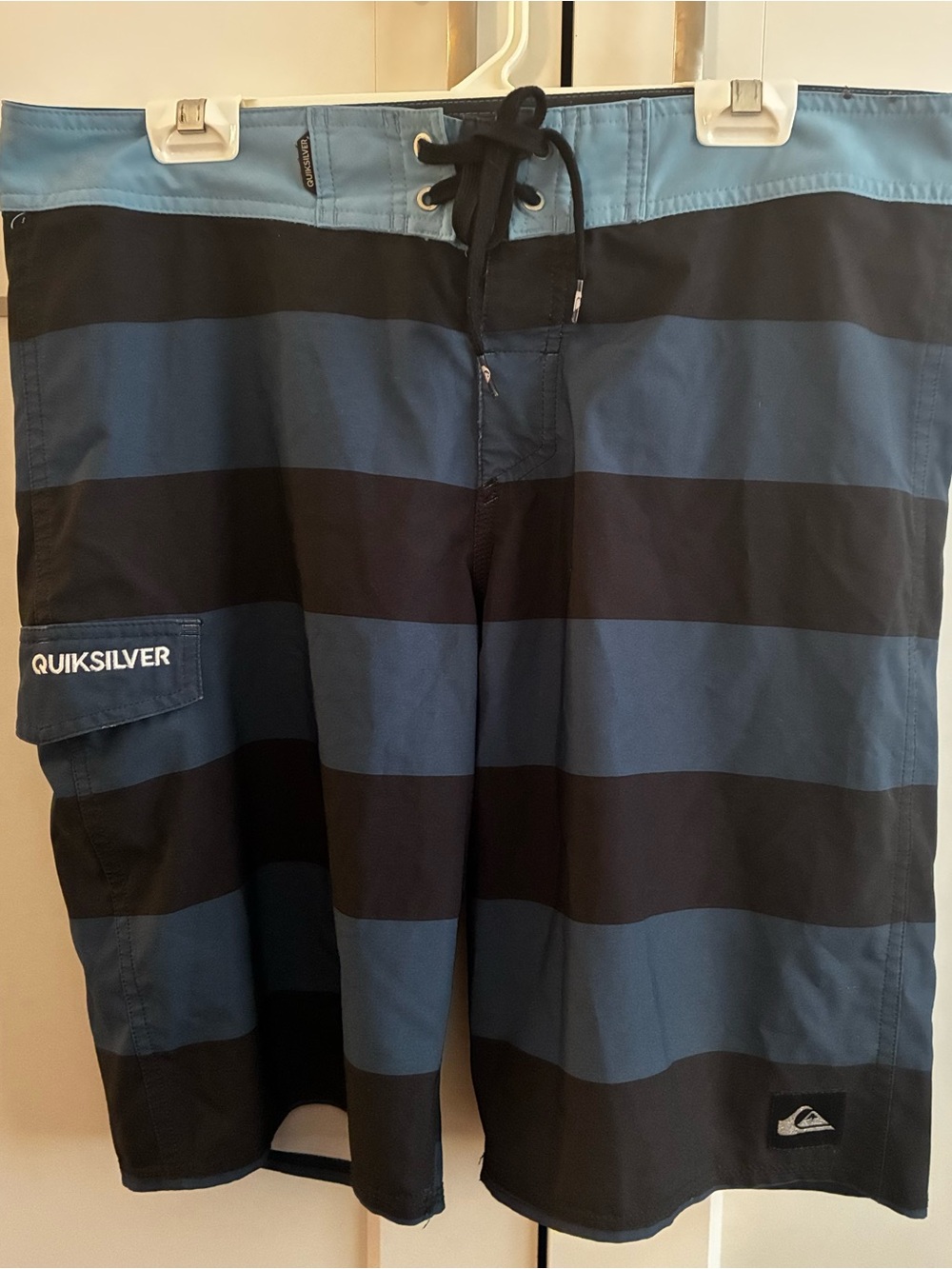 Quiksilver Men’s Navy & Black Wide Stripe Boardshorts